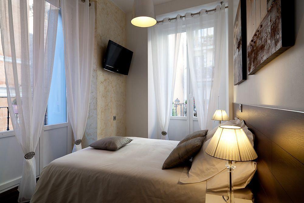 Thc Latina Hostel Madrid Eksteriør bilde