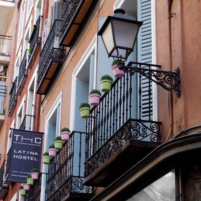 Thc Latina Hostel Madrid Eksteriør bilde