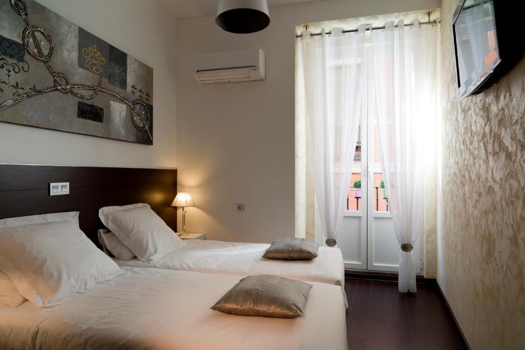 Thc Latina Hostel Madrid Eksteriør bilde